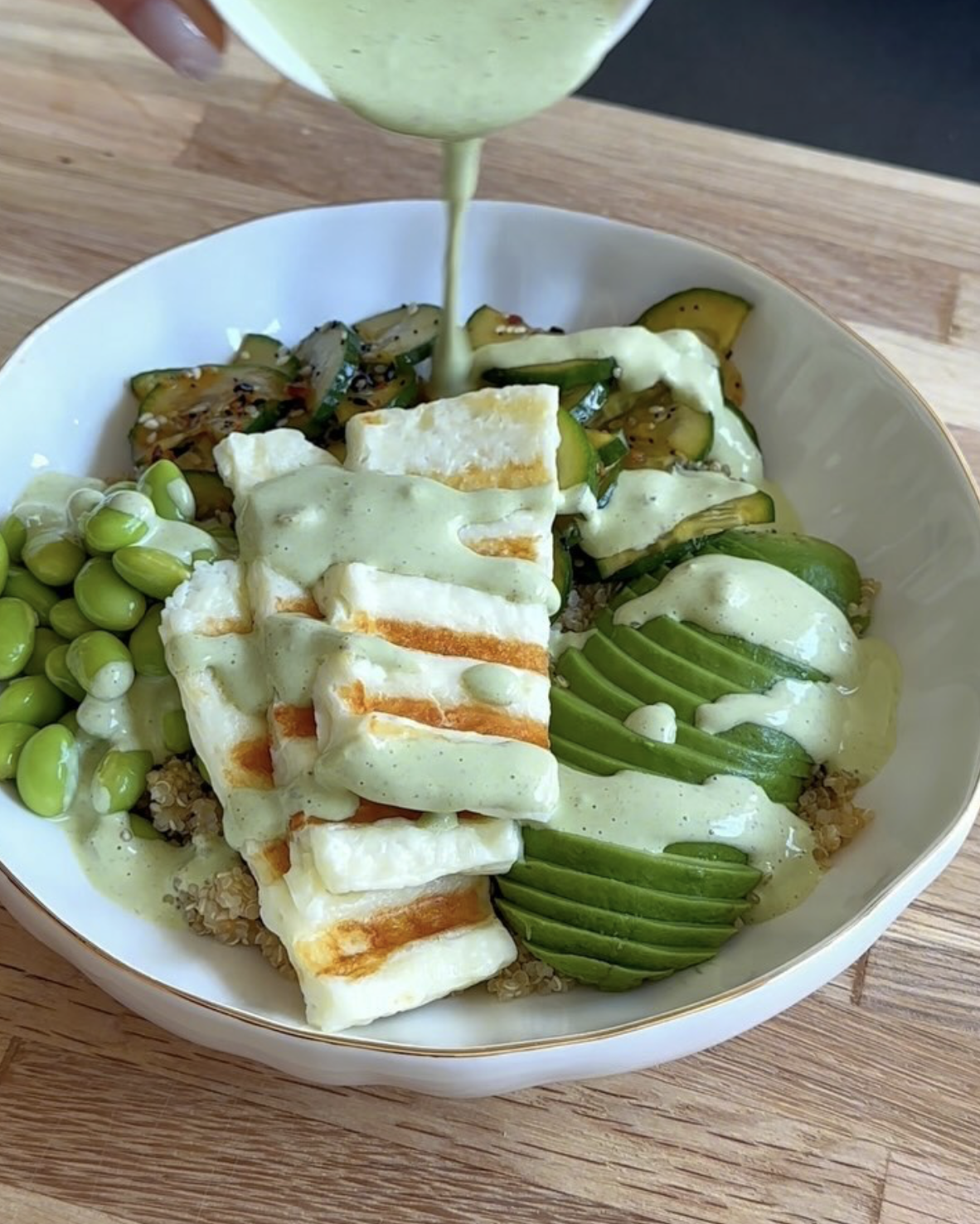Bowl Białkowy z Halloumi – zielona miska pełna smaku! 🍃🍽